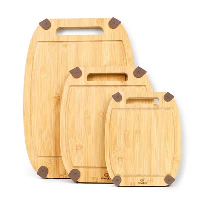 竹の刻まれたまな板